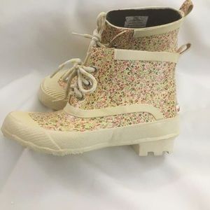 Windriver rain boots size 6